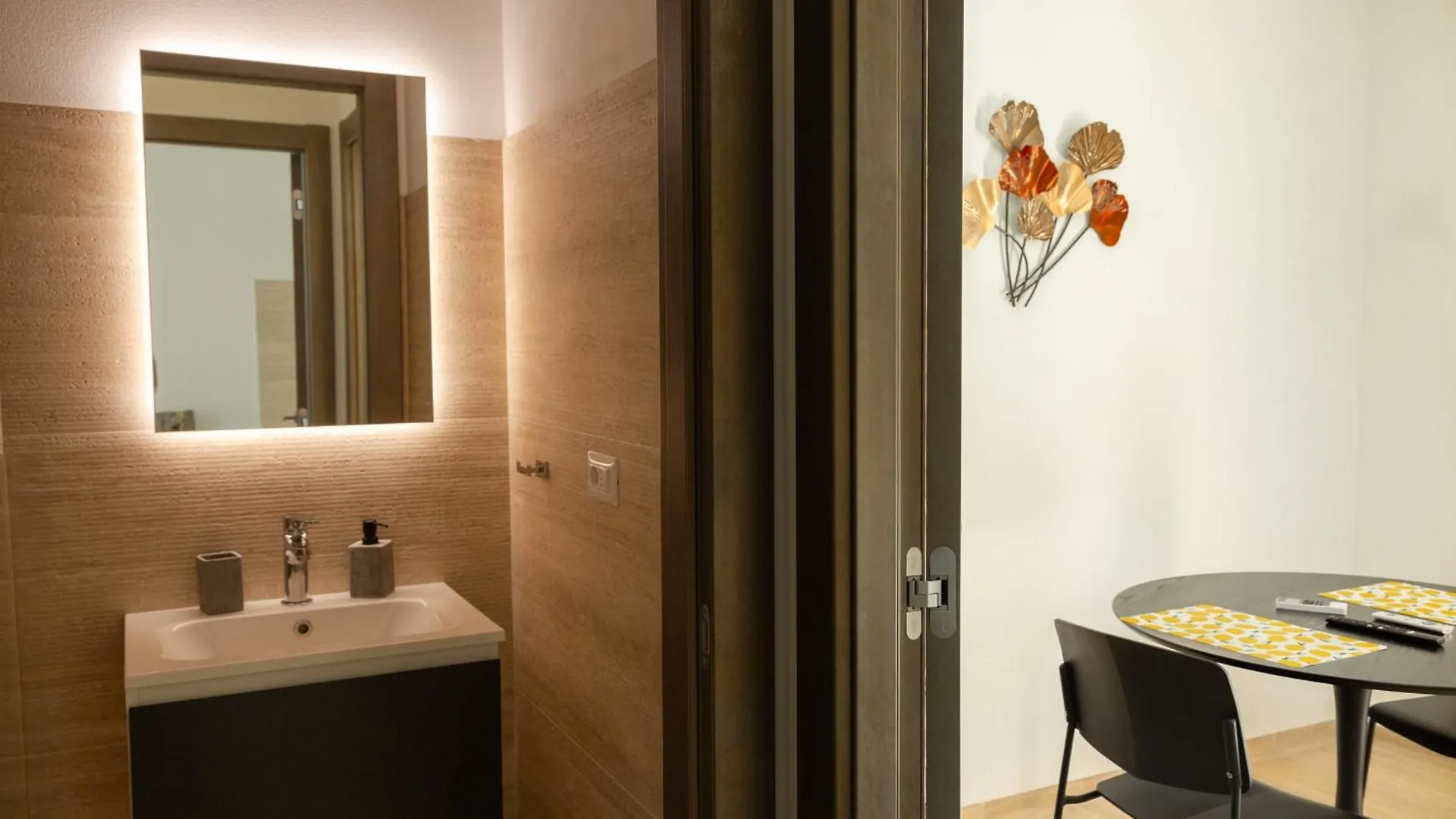 Maris Suite - Appartamento Con Vasca Idromassaggio Альгеро 0*,  Италия