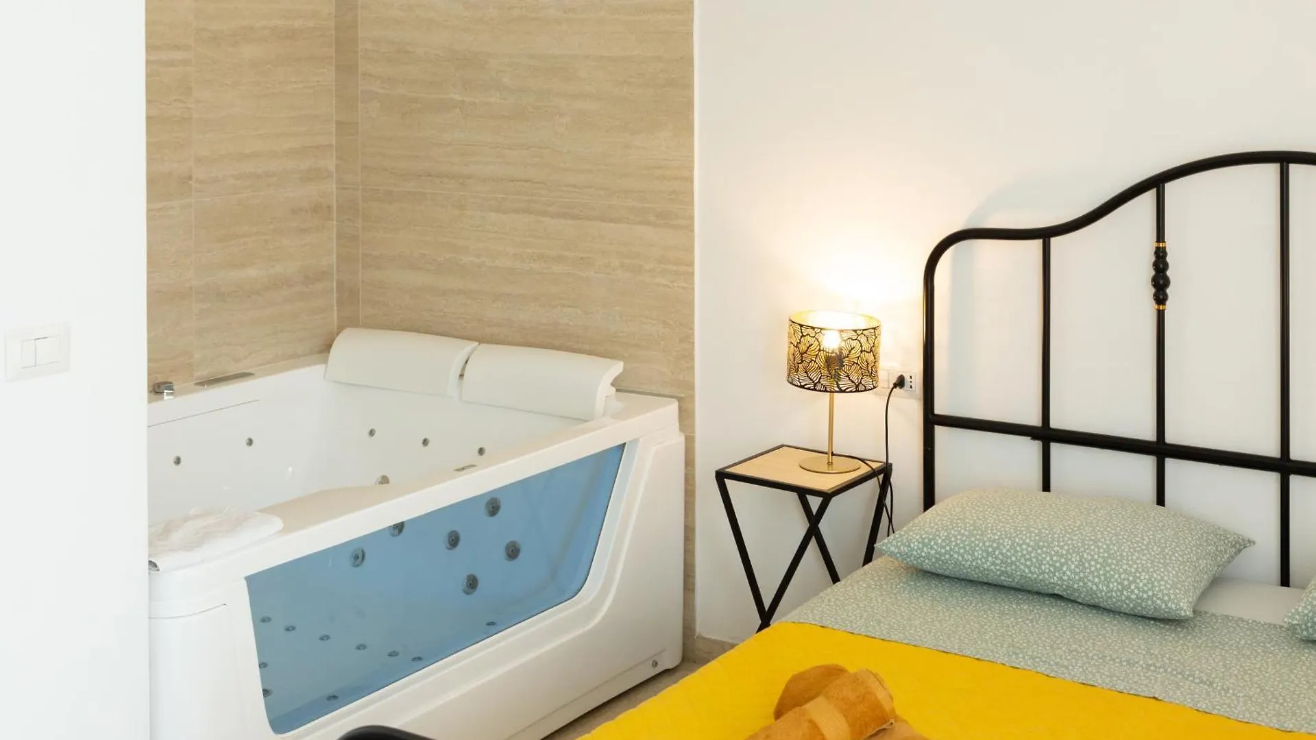Maris Suite - Appartamento Con Vasca Idromassaggio Альгеро Италия